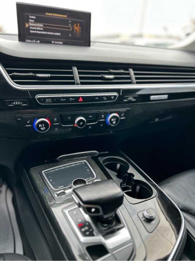 Audi Q7 Image 11